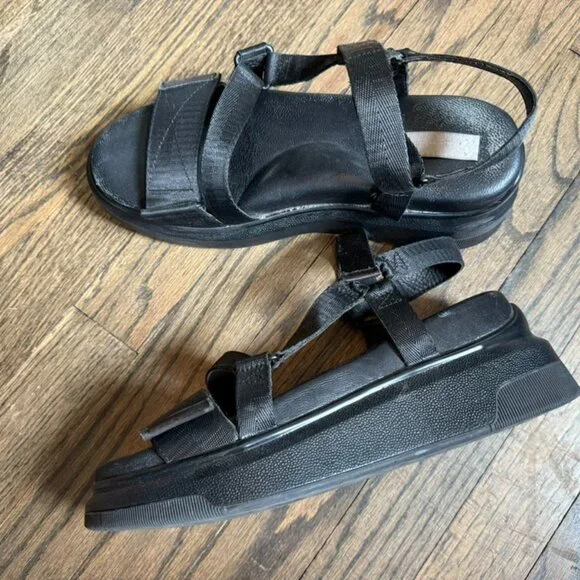 Black Platform Sandals - Picture 2 of 6